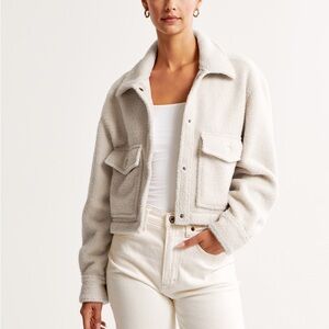 Abercrombie & Fitch Cropped Sherpa Jacket